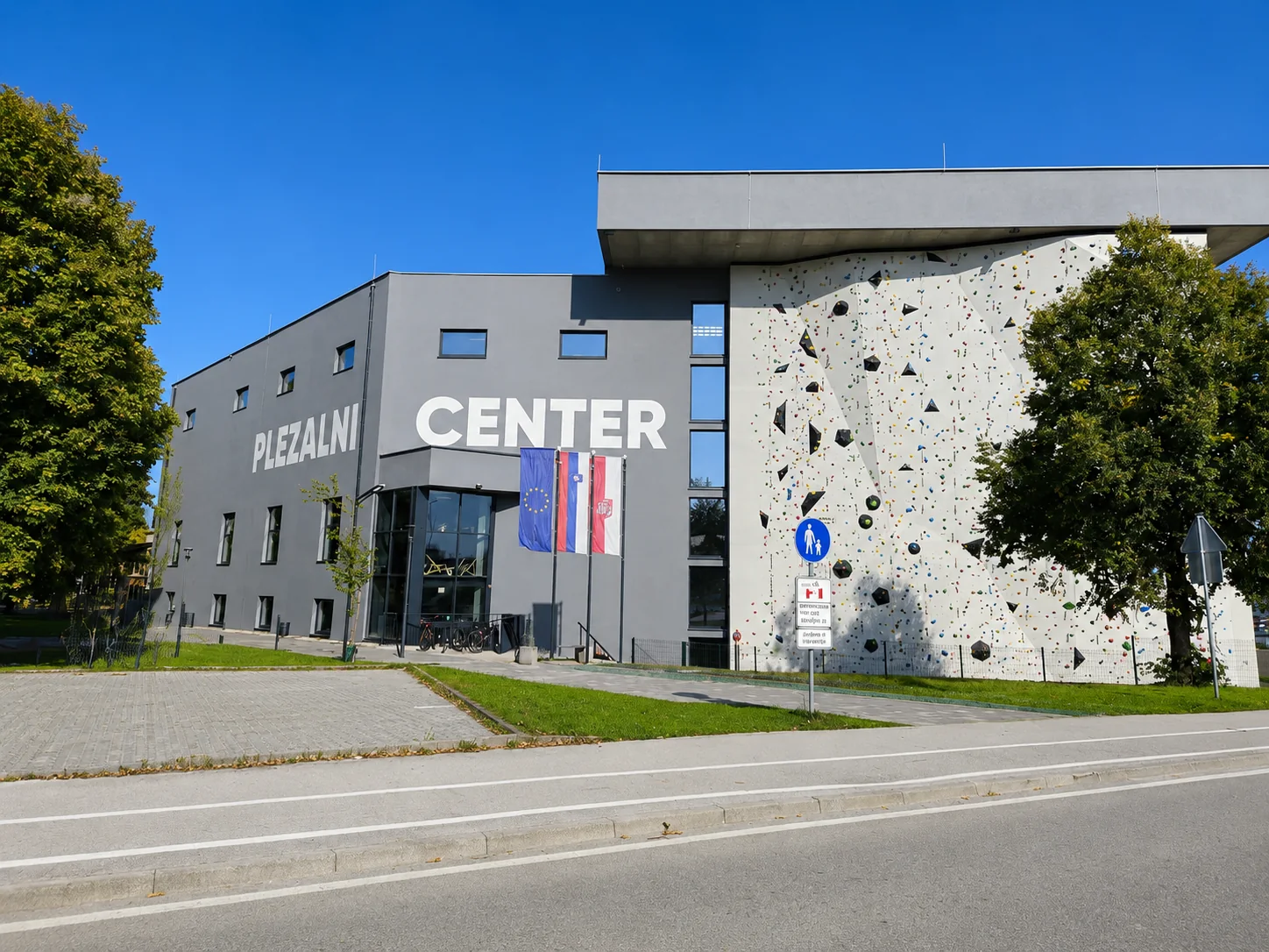 Plezalni center Slovenska Bistrica – PZI projekt električnih inštalacij – INEKTA